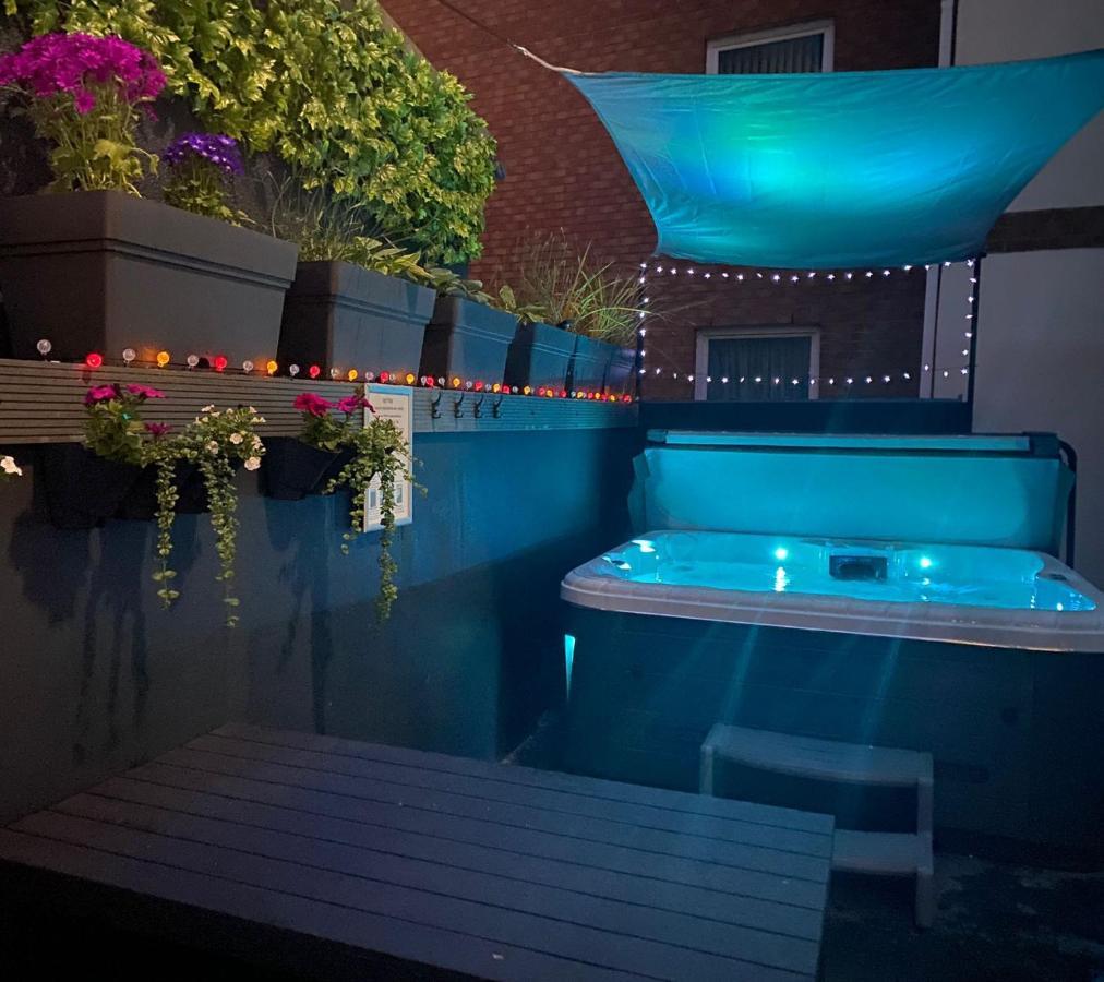 3 The View Apartments Ilfracombe - Hot Tub, Parking, Lift, Ev Eksteriør billede