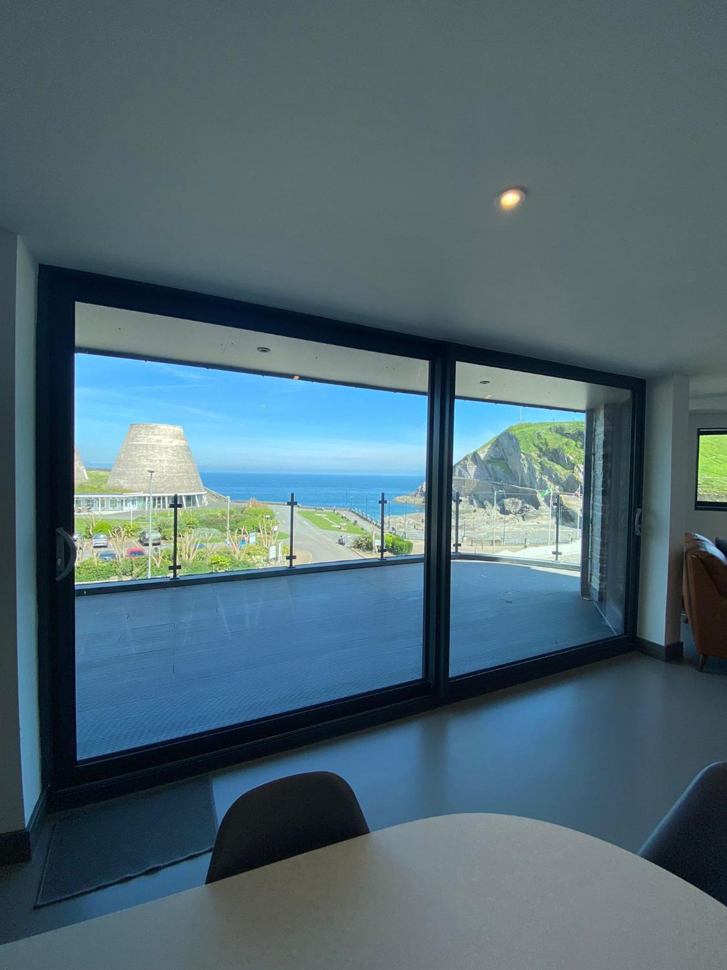 3 The View Apartments Ilfracombe - Hot Tub, Parking, Lift, Ev Eksteriør billede