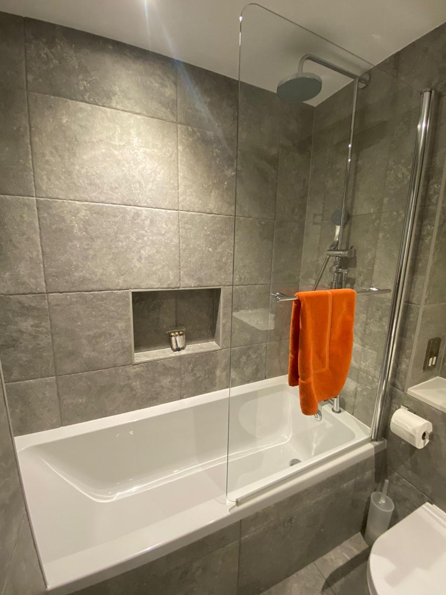 3 The View Apartments Ilfracombe - Hot Tub, Parking, Lift, Ev Eksteriør billede